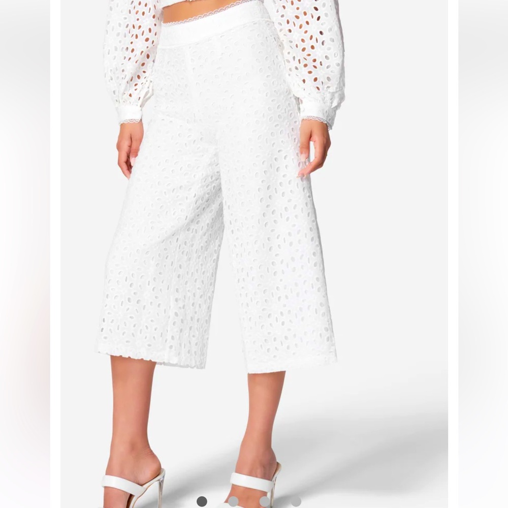 LA PATEAU Wide Leg Floral Eyelet Culottes in White Size 38